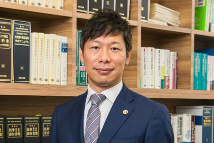 代表弁護士・所長弁護士　永野 賢二